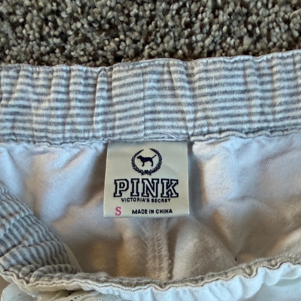 Victoria's Secret White sleep shorts - Picture 3 of 3
